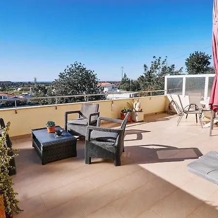 Casa de Férias Neu - Casa Tina Mit Meerblick Und Pool Guia (Faro)